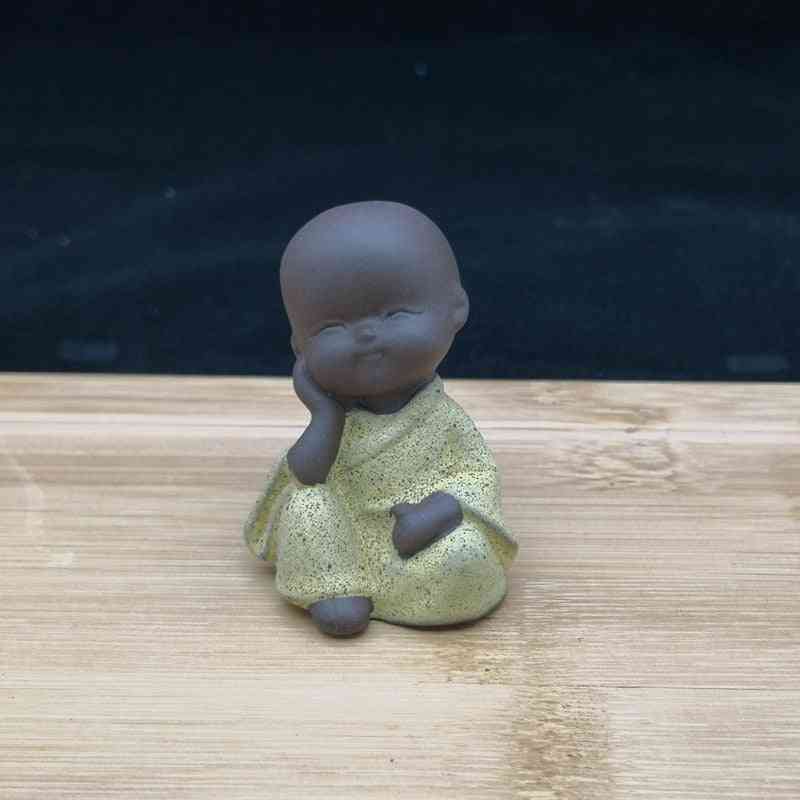 Lille buddha munk statue figur - tathagata india yoga mandala te kæledyr lilla keramiske kunsthåndværk dekorativ munk