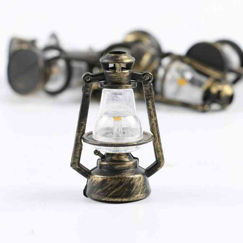 1:12 mini lámpara de aceite - decoración, juguete de simulación para casa de muñecas