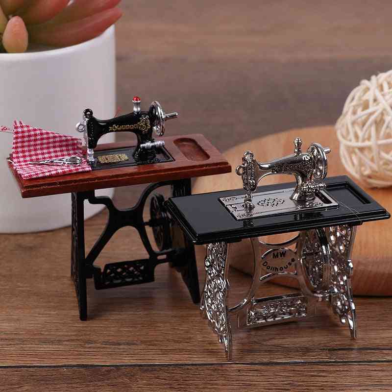 Kids Dollhouse Decor- Miniature Furniture Wooden Sewing Machine With Thread Scissors Accessories For Dolls House For