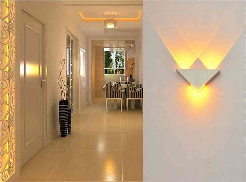 Modern Triangle Shape Aluminum Body Led Wall Lamp