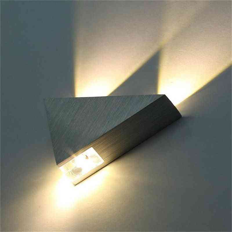 Modern Triangle Shape Aluminum Body Led Wall Lamp