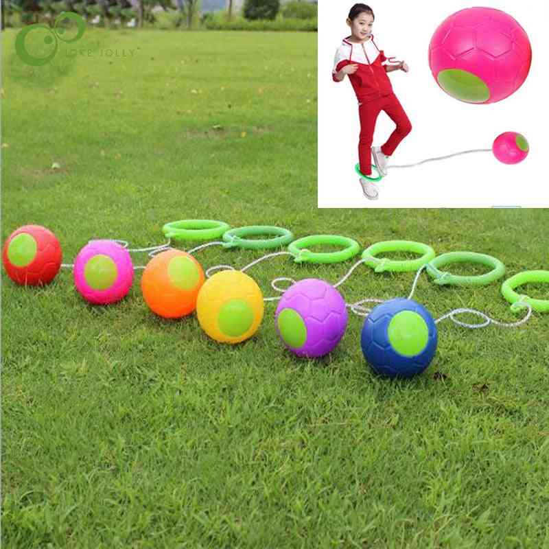 Outdoor Kip Ball klassisches Überspringen Spielzeug Übung Koordination und Balance Hop Jump Spielplatz Spielzeugball (zufällige Farbe) -
