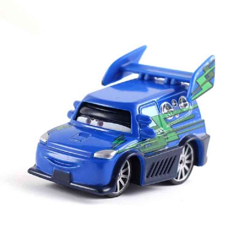 Autá disney pixar - 3 blesky, mcqueen, búrka, hračka z kovovej zliatiny