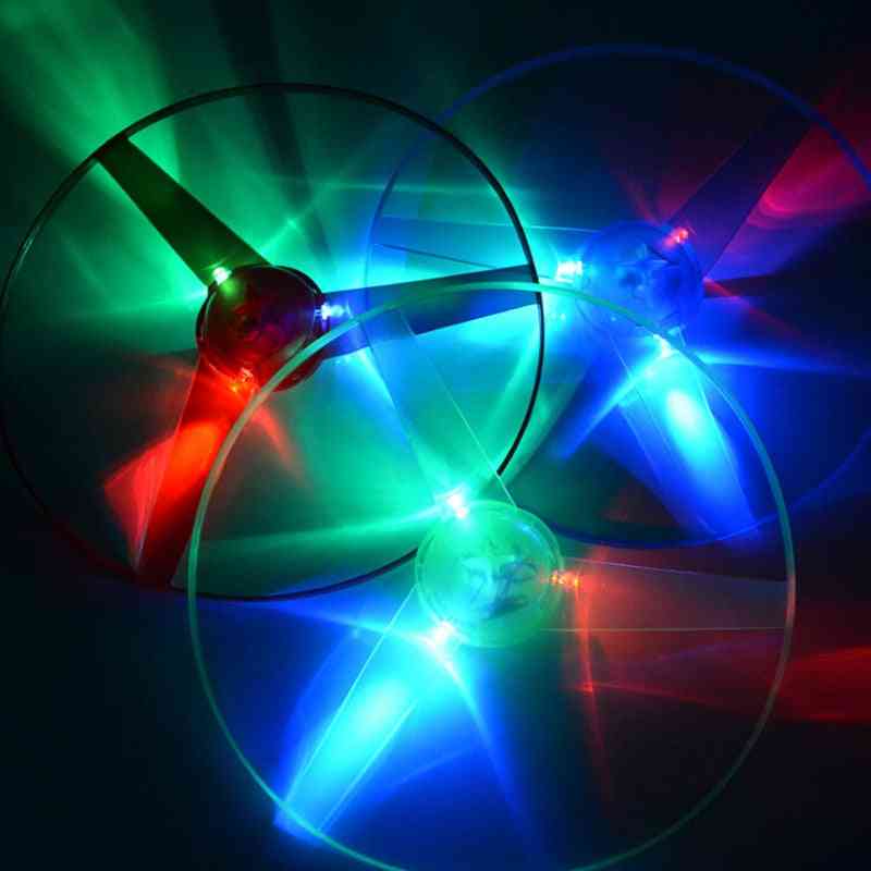 Lustiger sich drehender Flyer, leuchtendes fliegendes UFO, LED-Lichtgriff-Blitzspielzeug