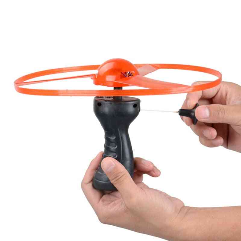 1 stk spinnende, lysende flyvende ufo led lyshåndtag flash legetøj