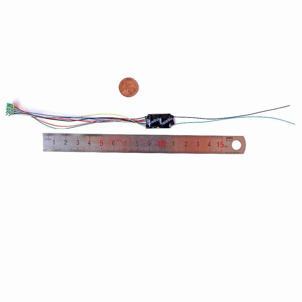 Dekoder z žičnimi žicami za modelni vlakček
