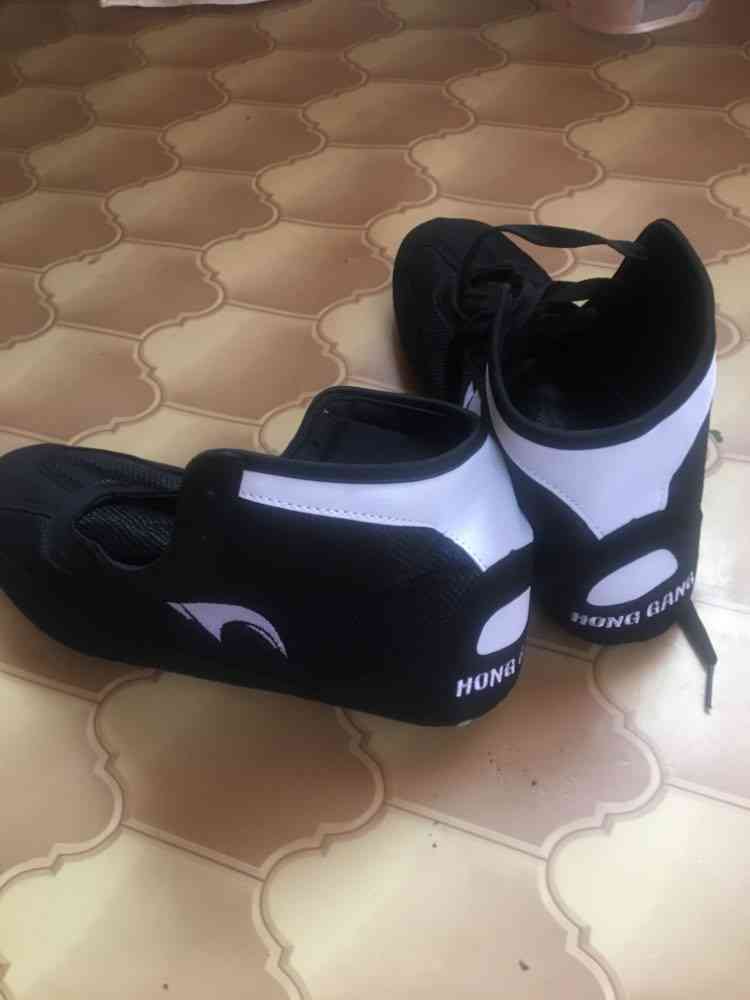 Professionella boxning brottning skor, gummi yttersula andas bekämpa sneakers snörning träning sko