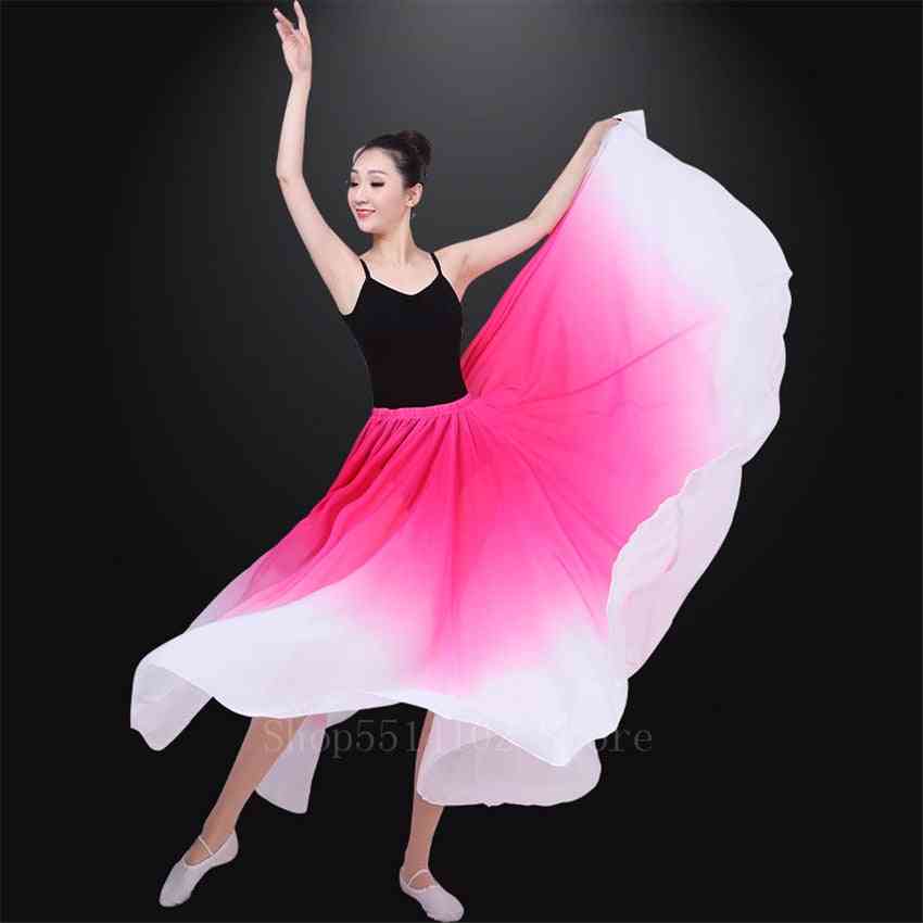 Fantasia feminina de barriga folclórica dançando saia flamengo