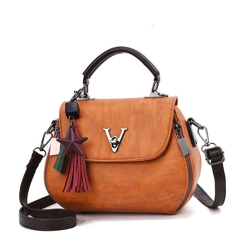 Leather Saddle V Style Luxury Handbags