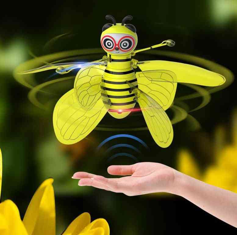 Mini hračka pre včely na diaľkové ovládanie