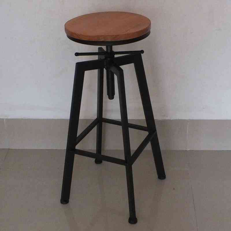 мебелен бар стол