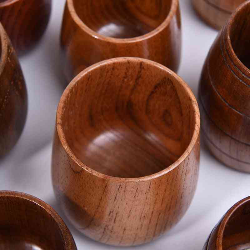Ručně vyráběné poháry ze smrkového dřeva