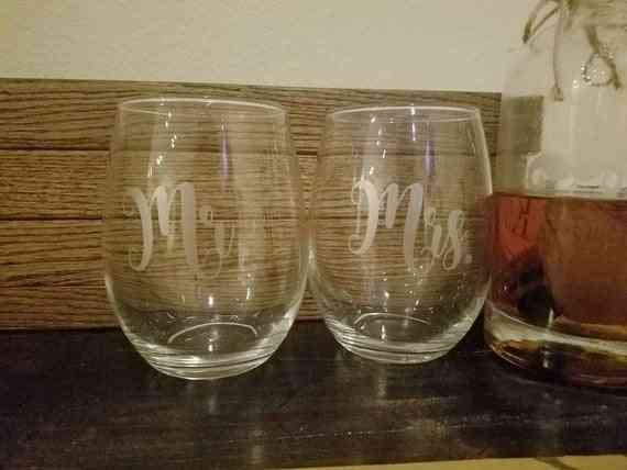 Set Of Mr. And Mrs. Wine Glass