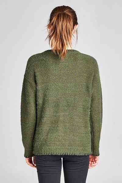 Pleteni džemper za vrat s detaljima u pletenici