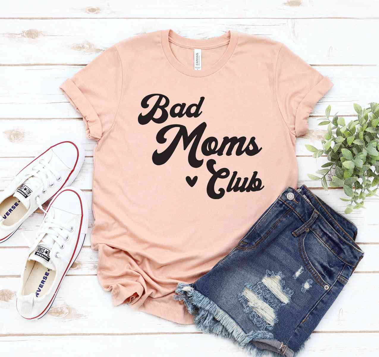 Bad moms club-tryckt t-shirt