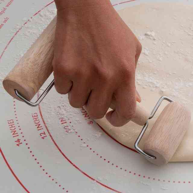 Perfect Pizza Rolling Mat