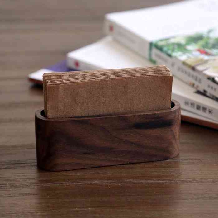 Drewniane pudełko na wizytówki