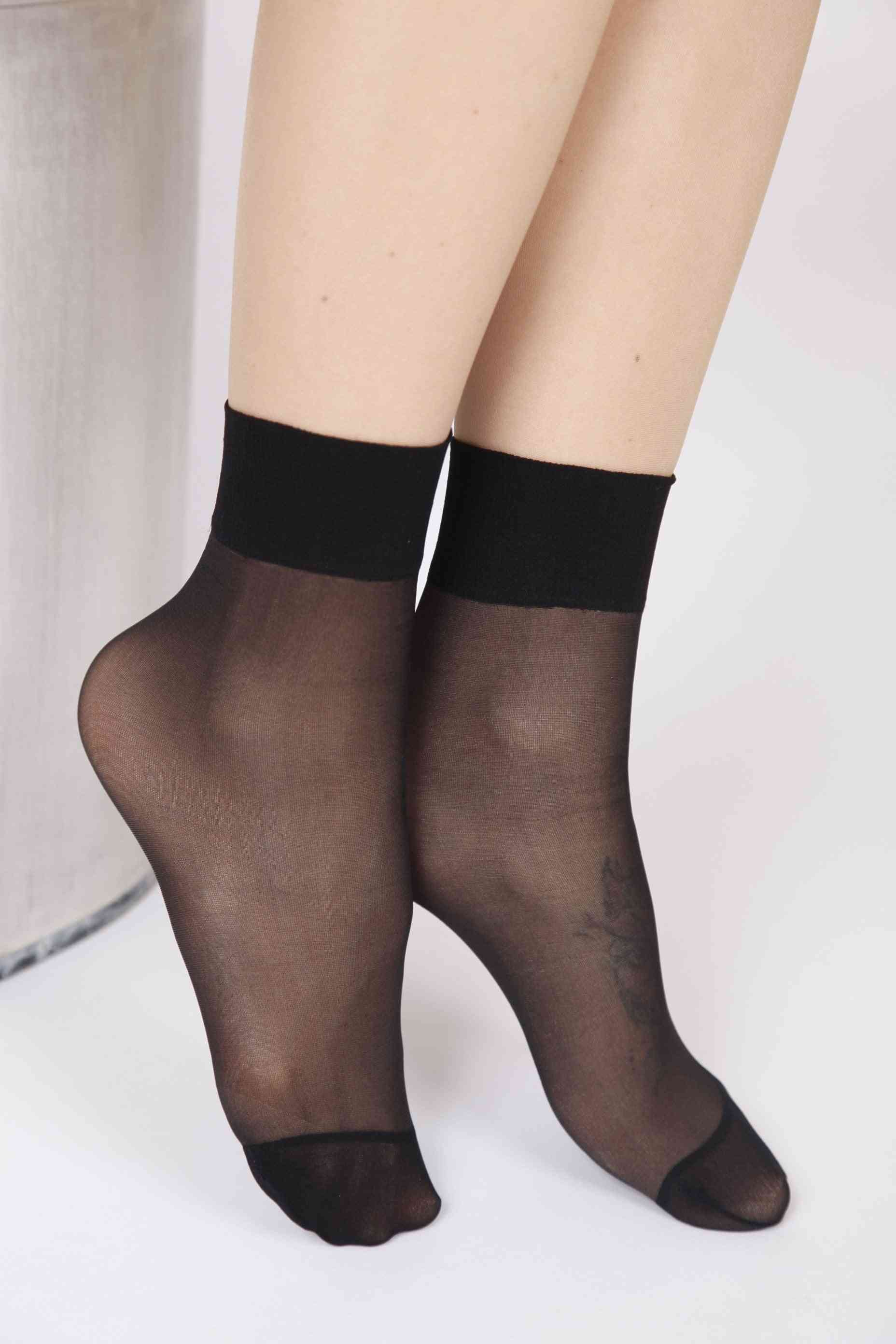 Klassische transparente Socken
