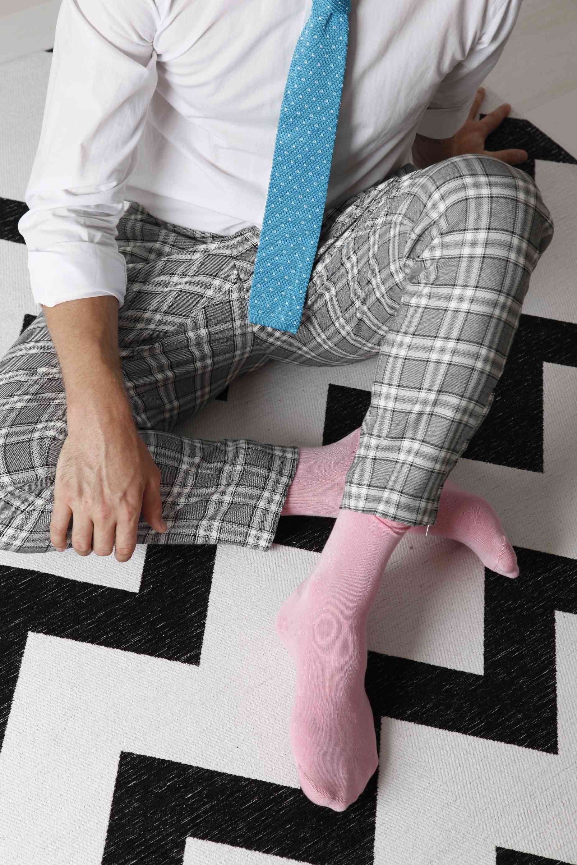 Viskózové ponožky a pletená kravata