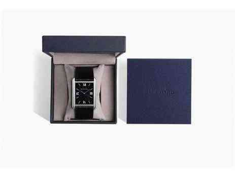 Relógio de pulso com mostrador quadrado minimalista com pulseira de couro