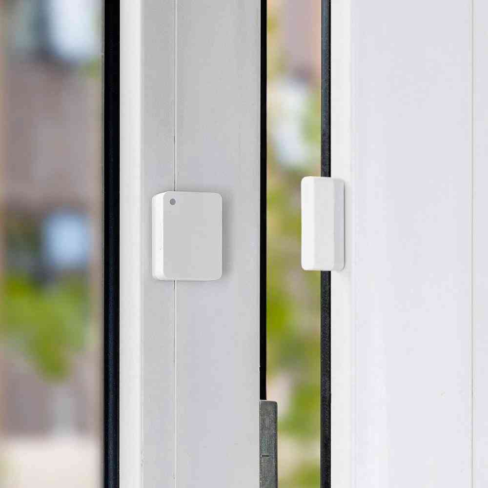 Inteligentní dveřní a okenní senzor