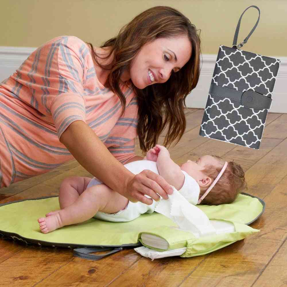 водоустойчива преносима подложка за повиване на бебешки пелени