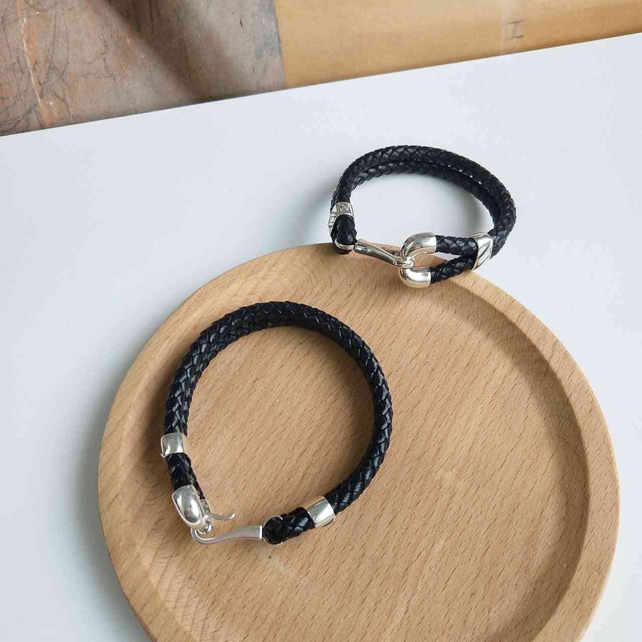 Bracelet argent cuir noir : confort et élégance