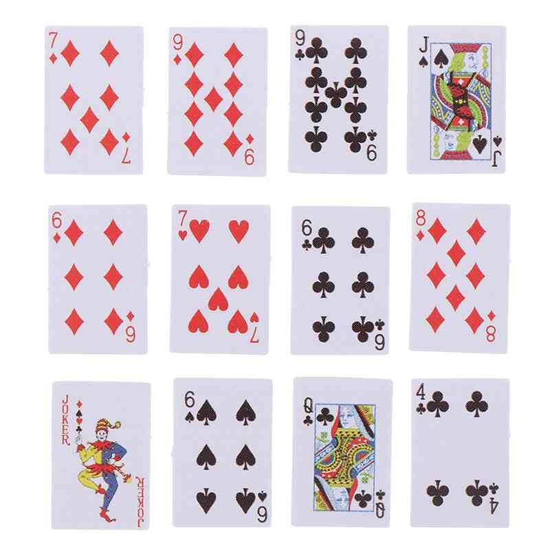 Miniaturní pokerové hrací karty pro panenky