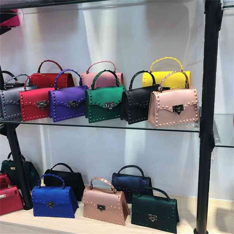 Pvc hårdnit handväskor för kvinnor, crossbody-väskor