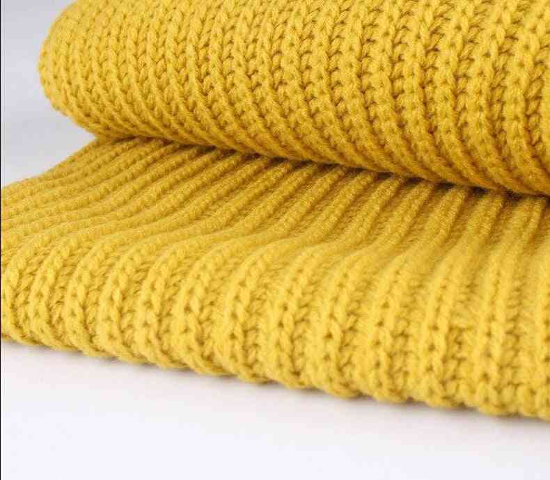 Sciarpa calda lavorata a maglia ad anello per bambini