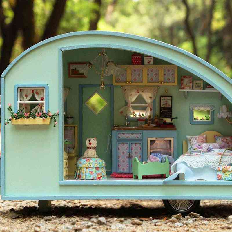 Doll House Handcraft Miniature With Light Furniture