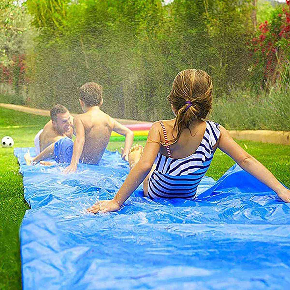 Sommar- gräsmatta vattenrutschbana, trädgård surf racing, banor utomhus, roliga spel