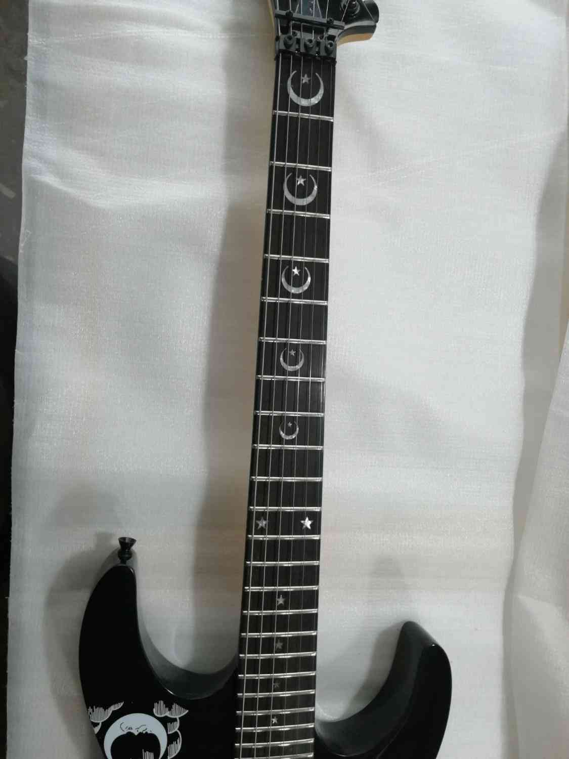 Personality Patterm Black Hardware Electric Guitar